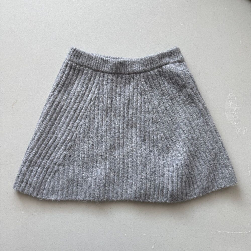 Zara Girls Size 8-9 130 Ribbed Knit Skater Skirt Heather Gray Stretch